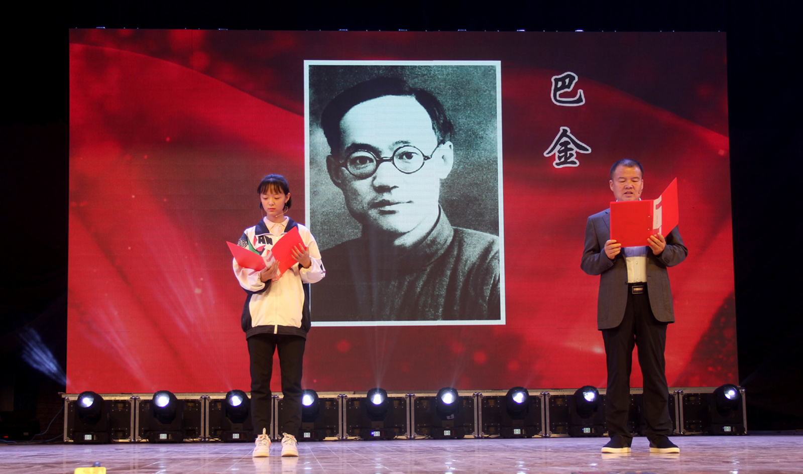 熱(rè)烈祝賀由格瑞特酒莊獨家冠名的“我們一起讀(dú)中國(guó)”——《大(dà)衆誦讀(dú)》國(guó)慶特别節目成功舉辦