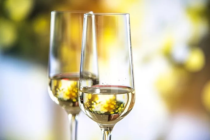 稀世佳釀系列丨一生(shēng)要嘗的經典葡萄酒之起泡酒（卡瓦）