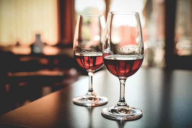 葡萄酒與酒杯也講究“門(mén)當戶對”